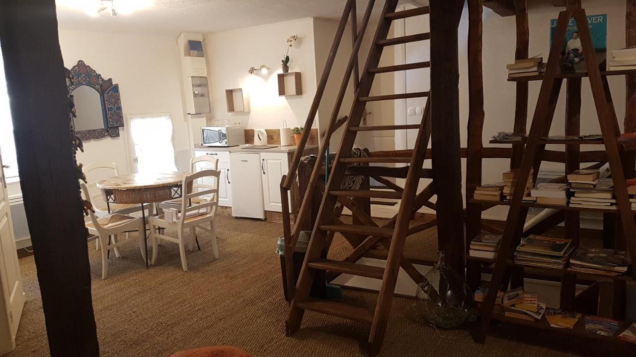 La belmontaise Bed & Breakfast Beaumont-sur-Sarthe Bagian luar foto